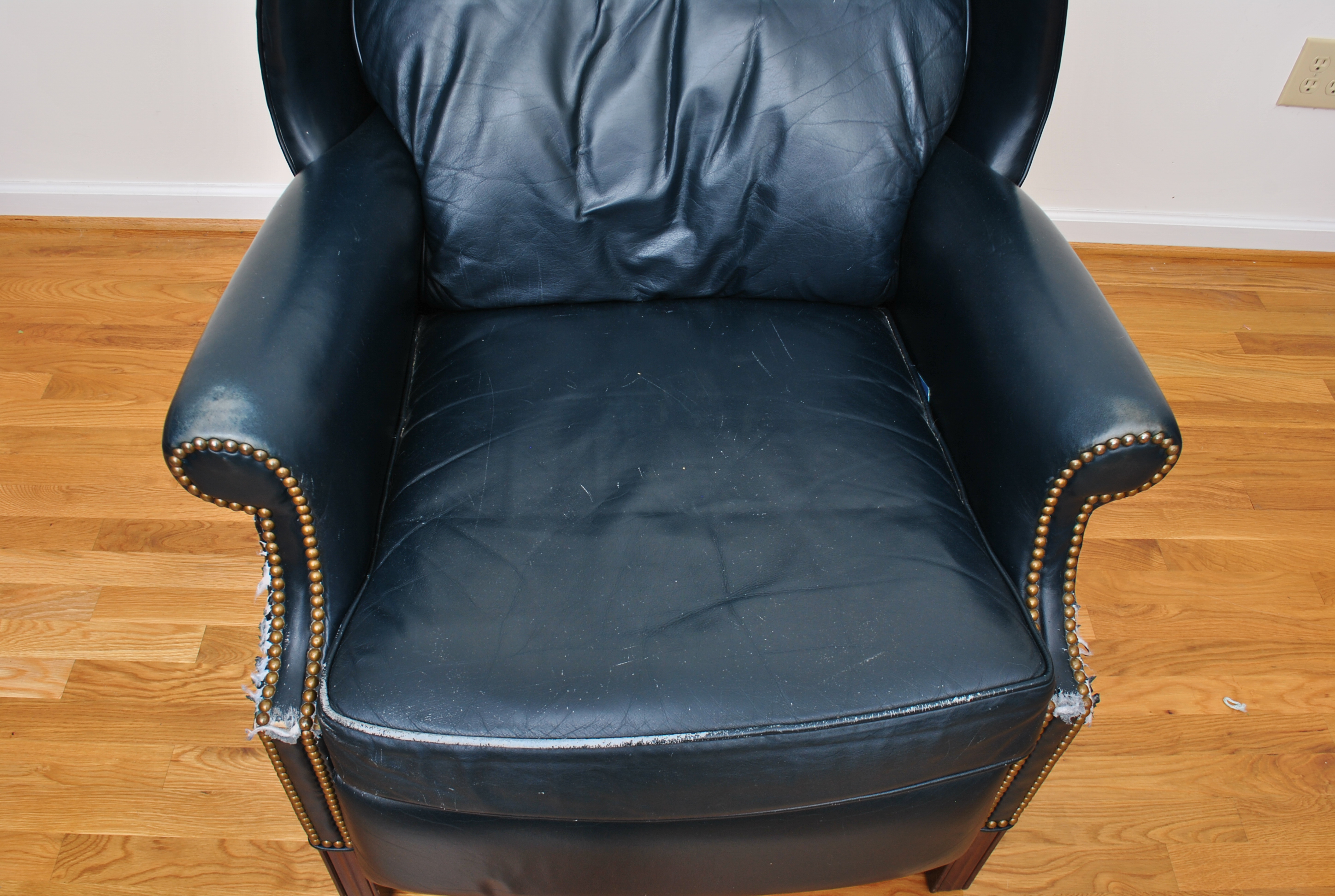 Upholstered Motioncraft Leather & Vinyl Armchair Recliner