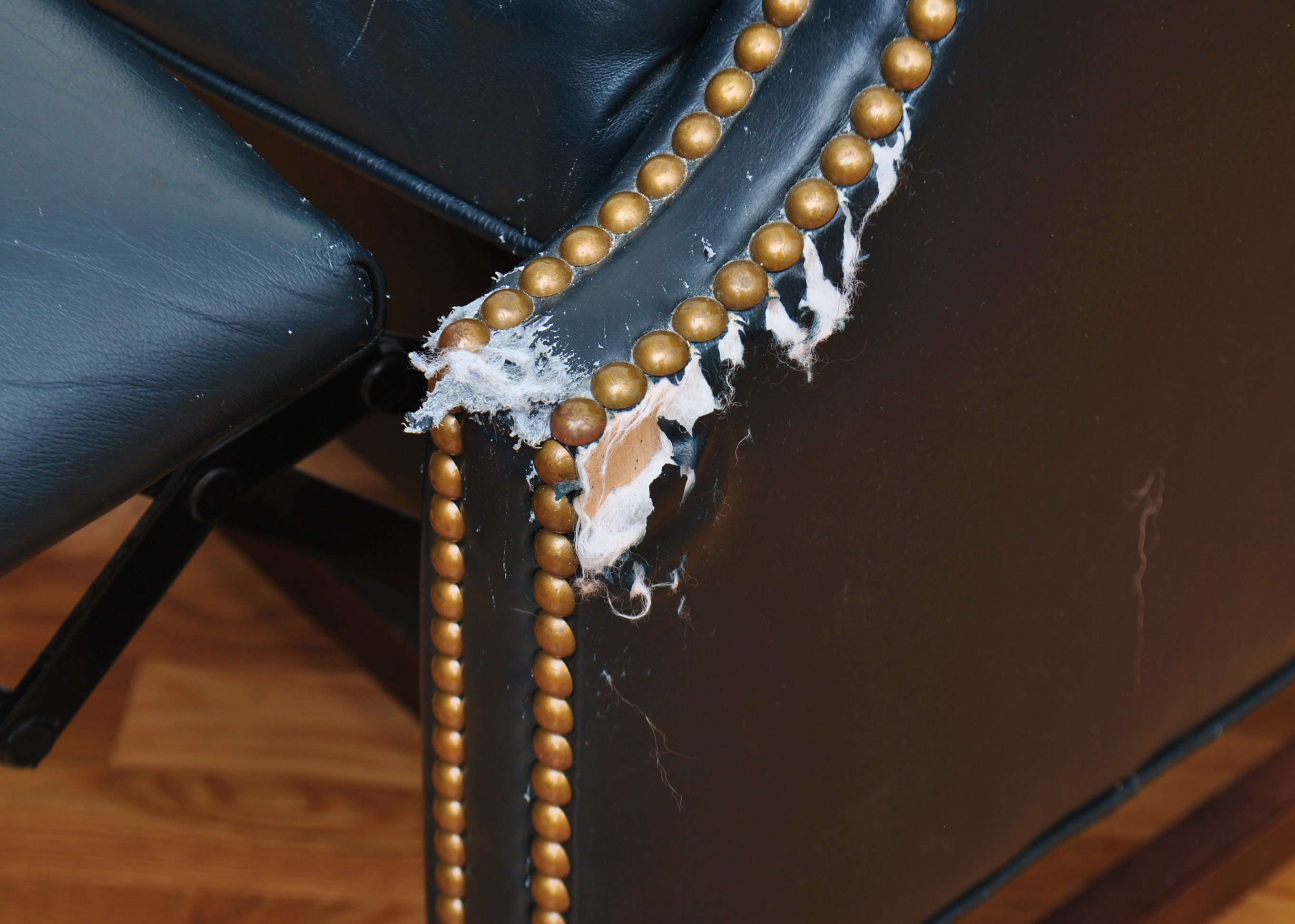 Upholstered Motioncraft Leather & Vinyl Armchair Recliner