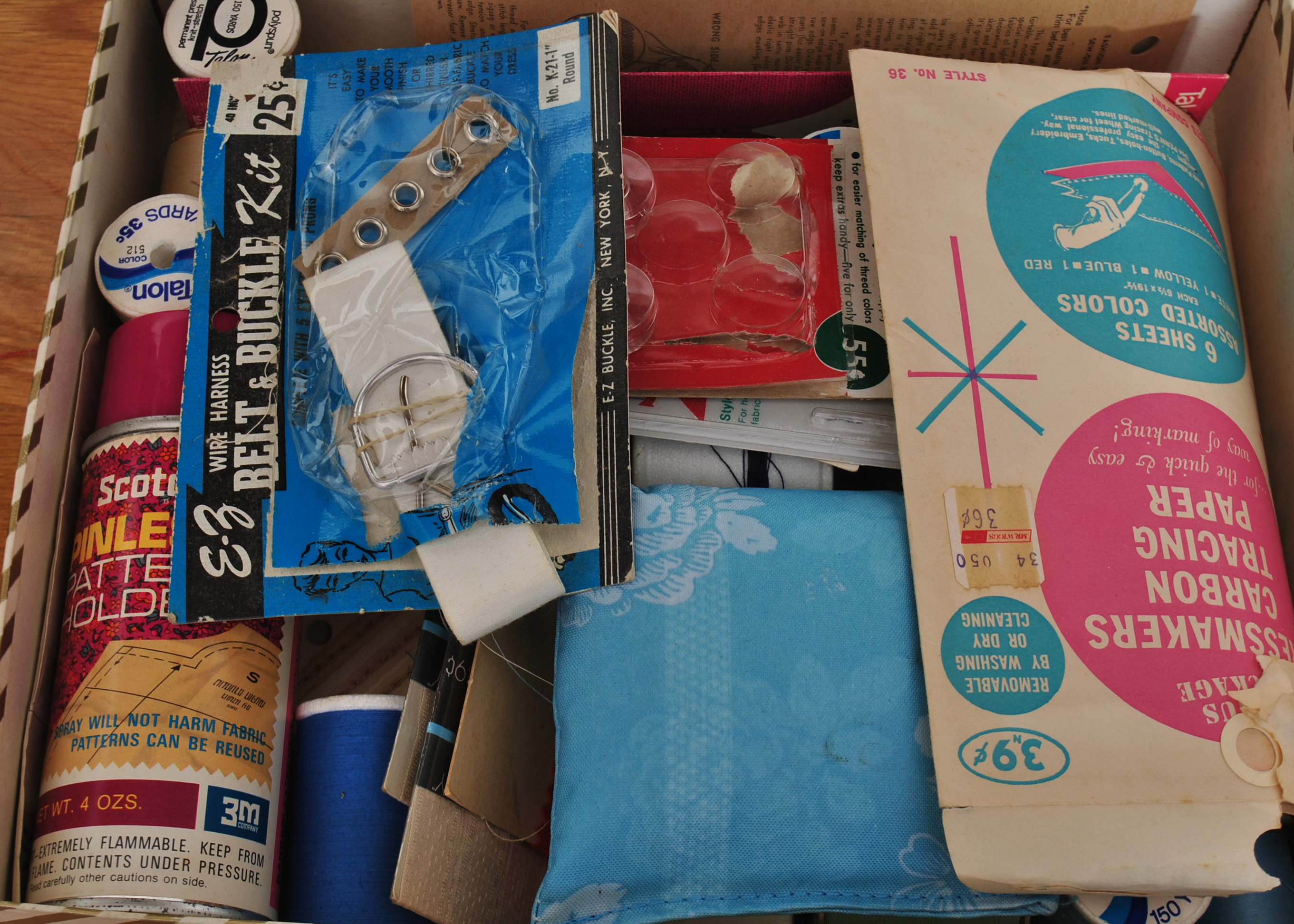 Vintage Singer Sewing Table, Machine and Accessories