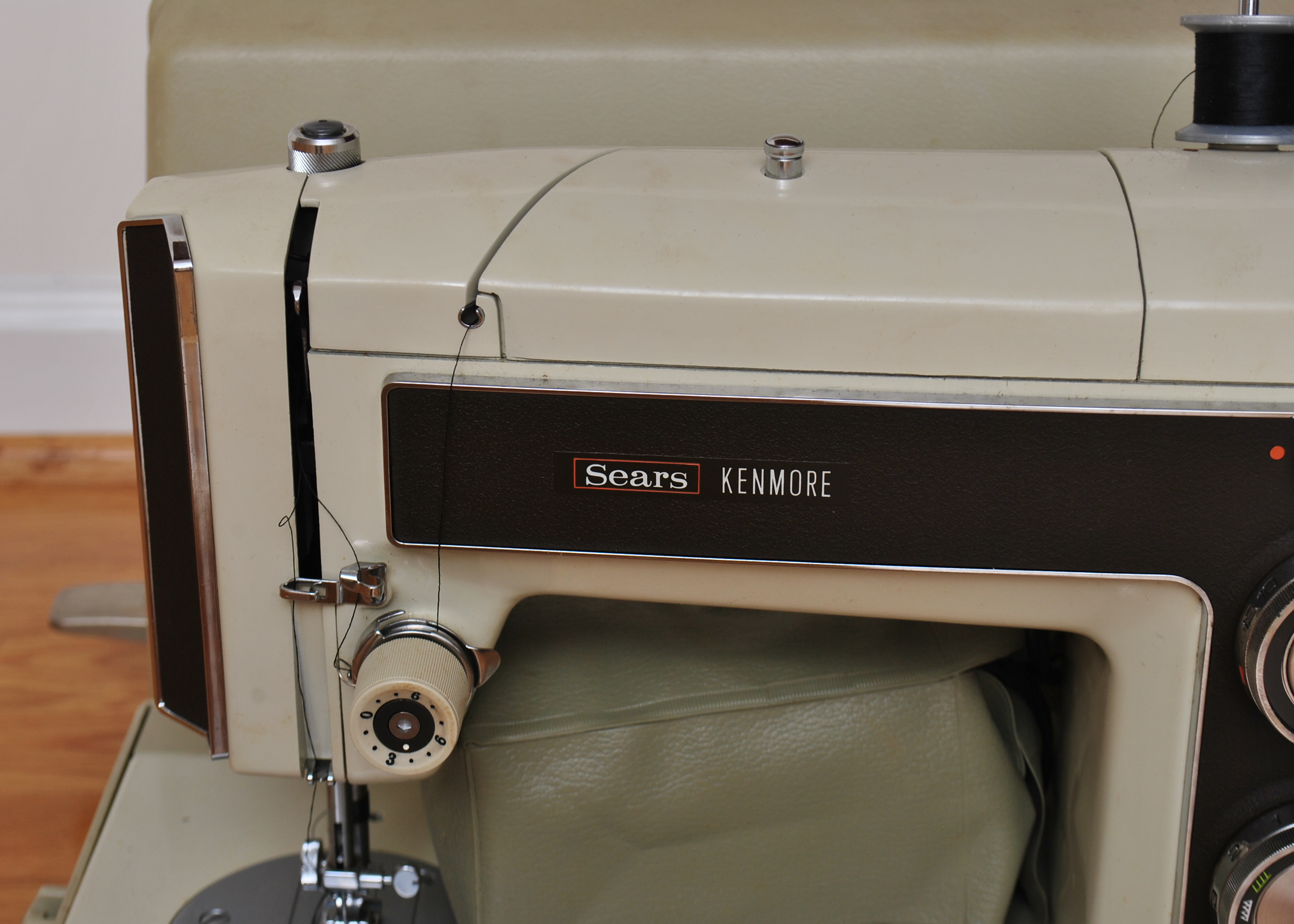 Vintage Singer Sewing Table, Machine and Accessories