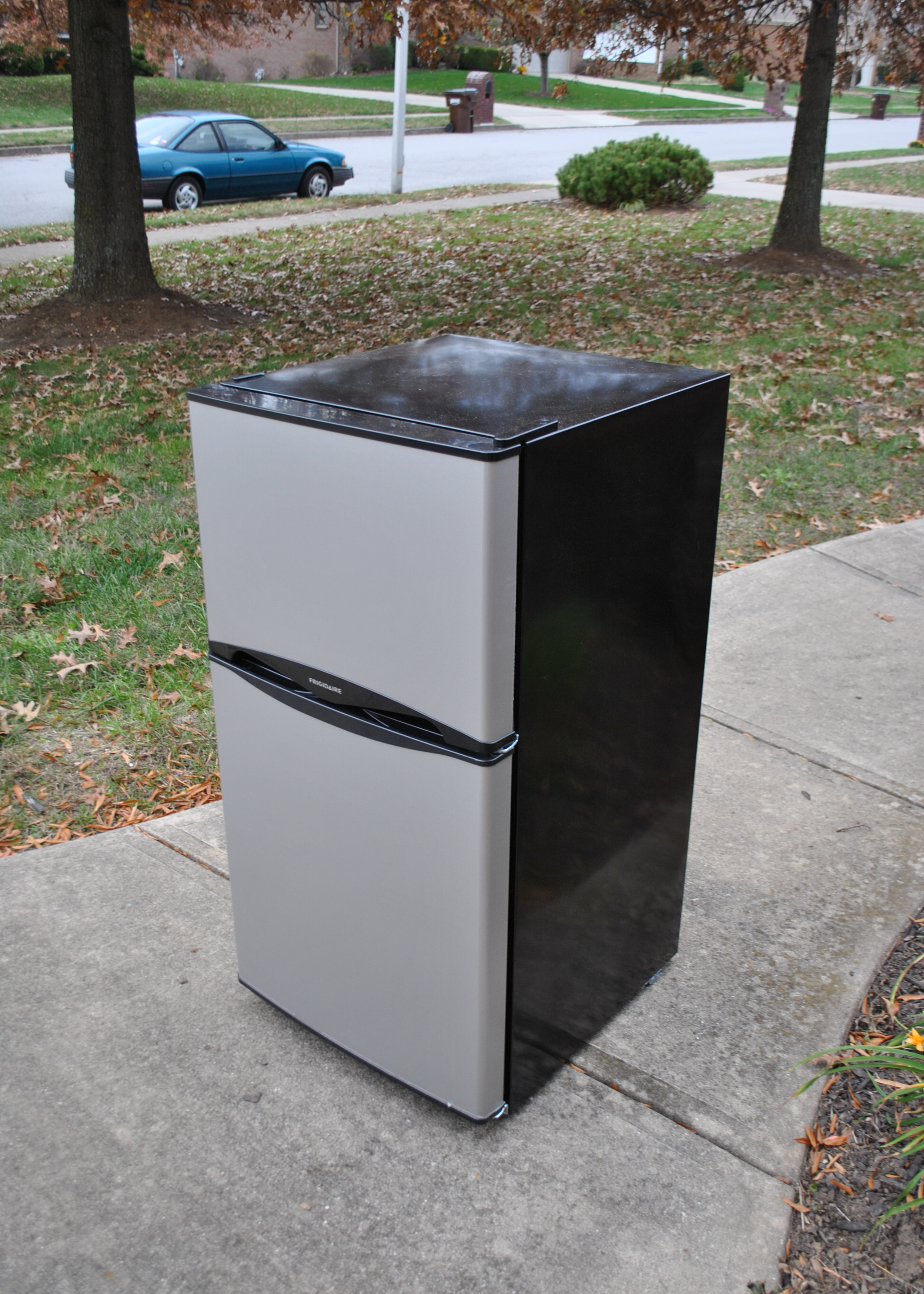 Small Frigidaire Refrigerator Freezer