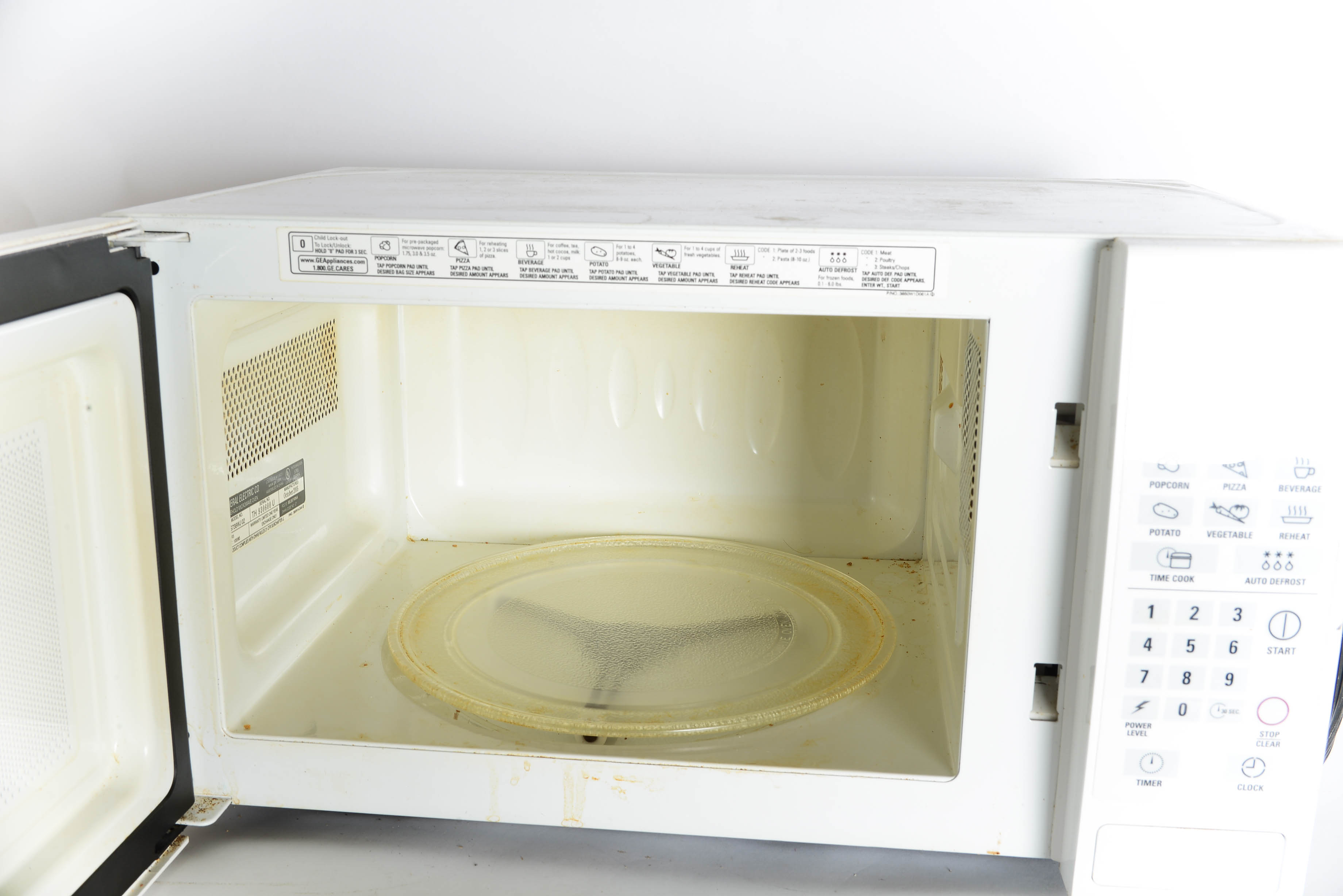 GE Turntable Microwave Oven