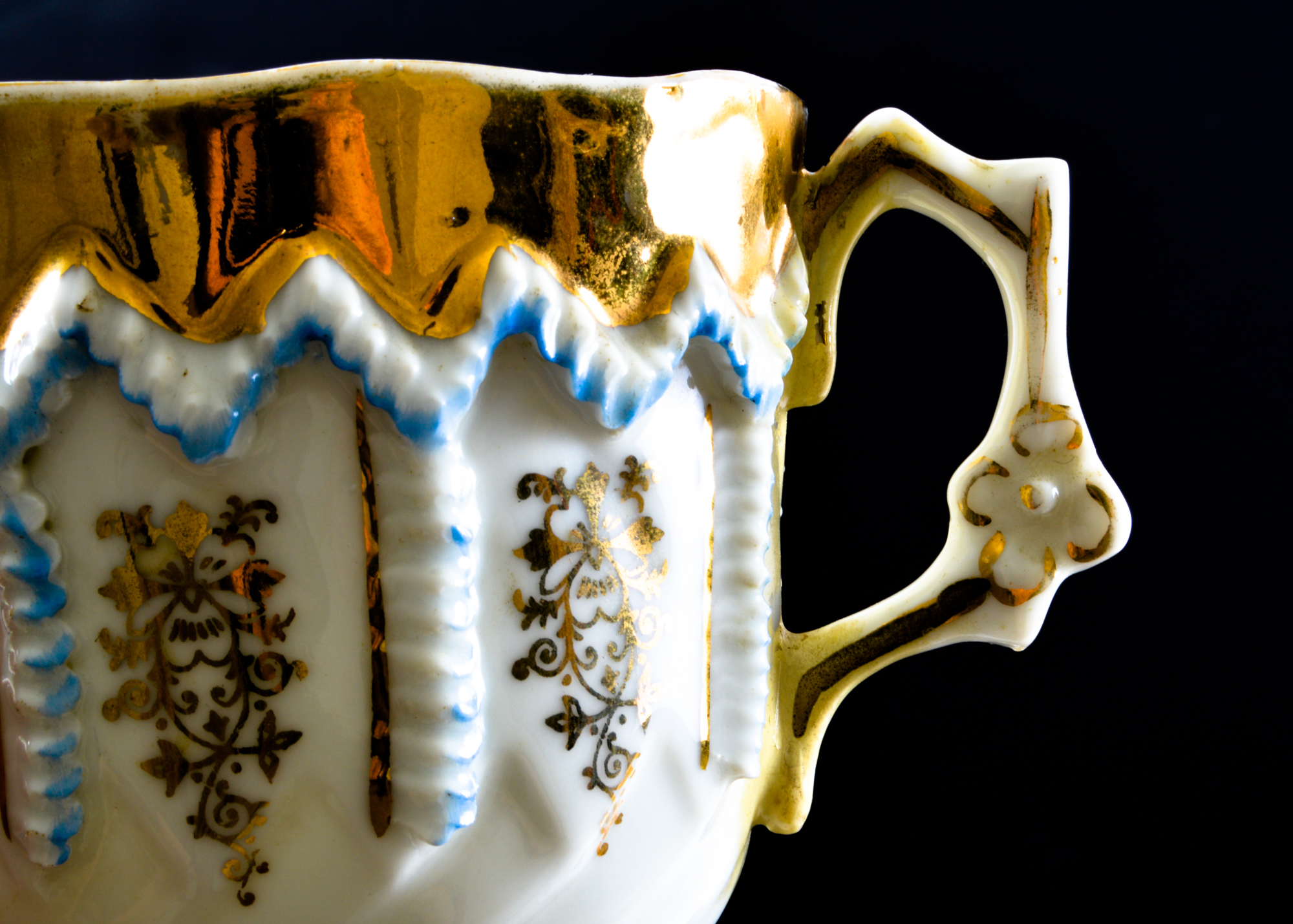 Mixed Glass and Porcelain Assortment