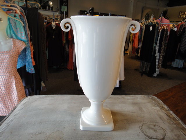 Tozai Classical White Ceramic Urn Vase