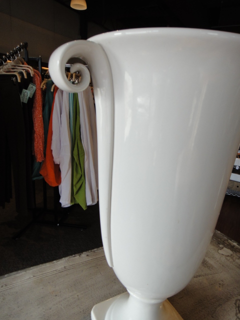 Tozai Classical White Ceramic Urn Vase