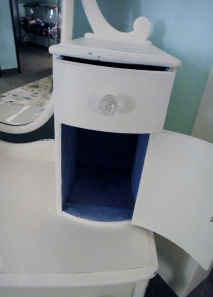 Vintage White Dresser Vanity With Oval Mirror