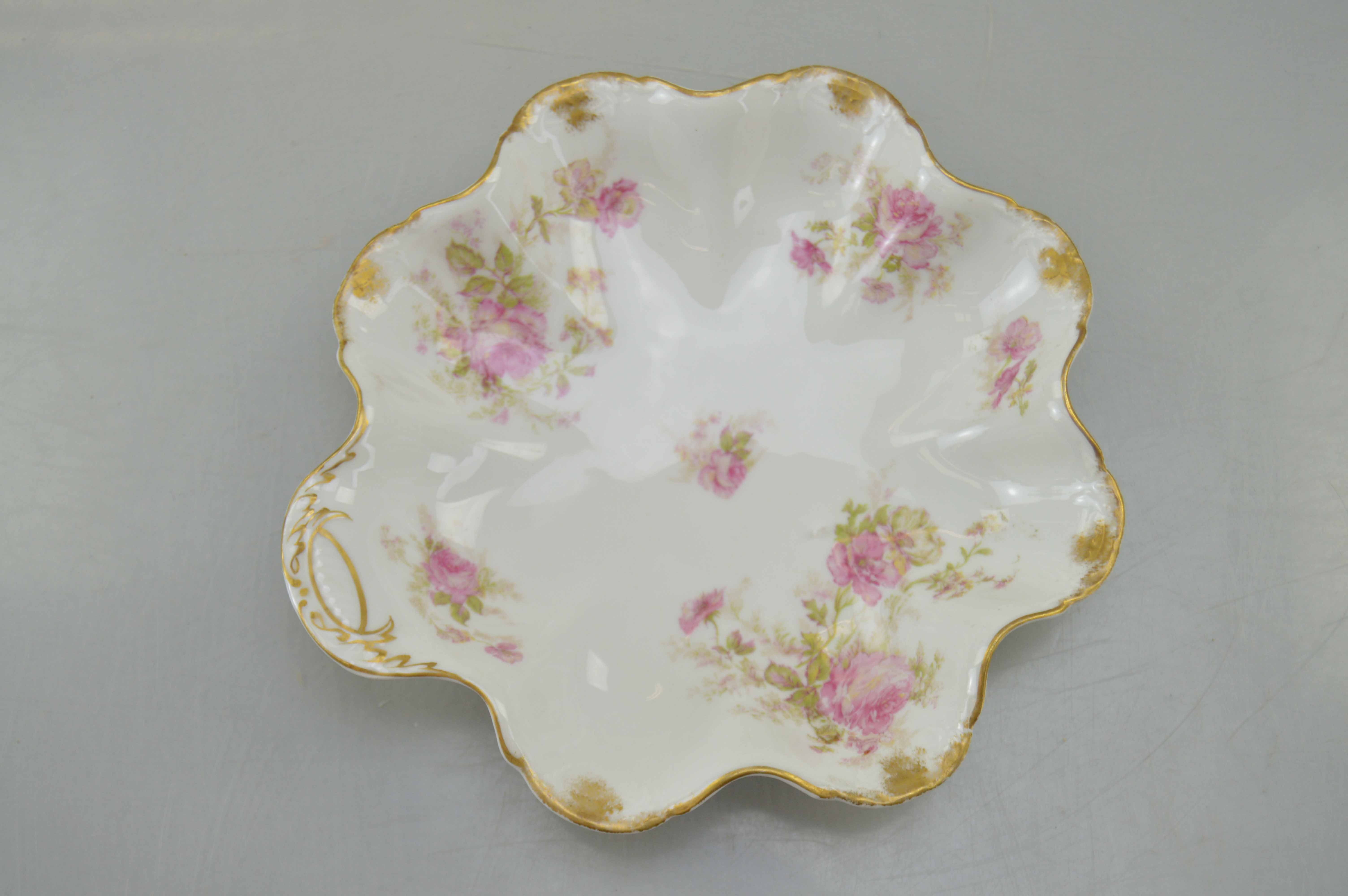 Gold-Rimmed China Collection