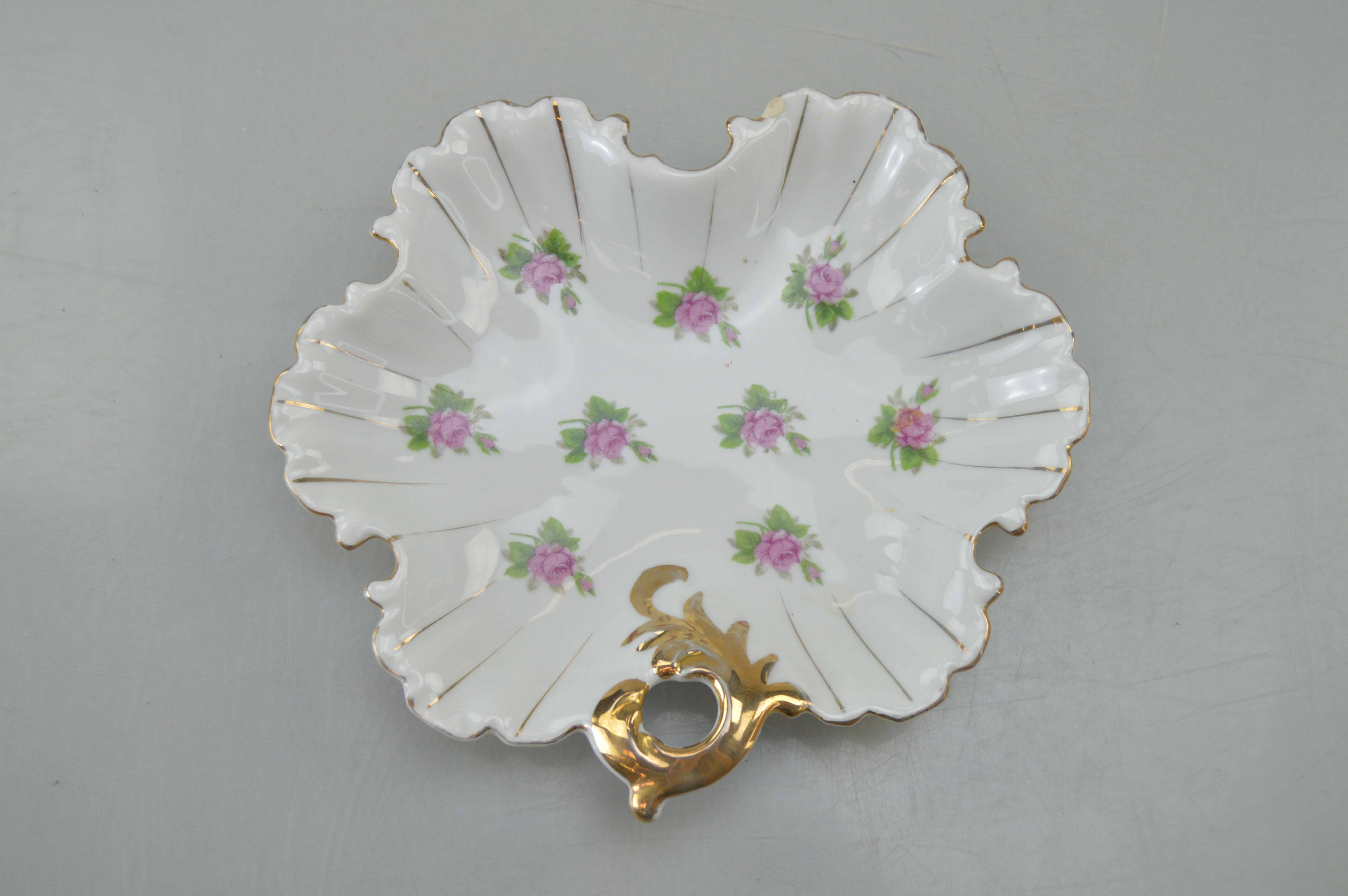 Gold-Rimmed China Collection