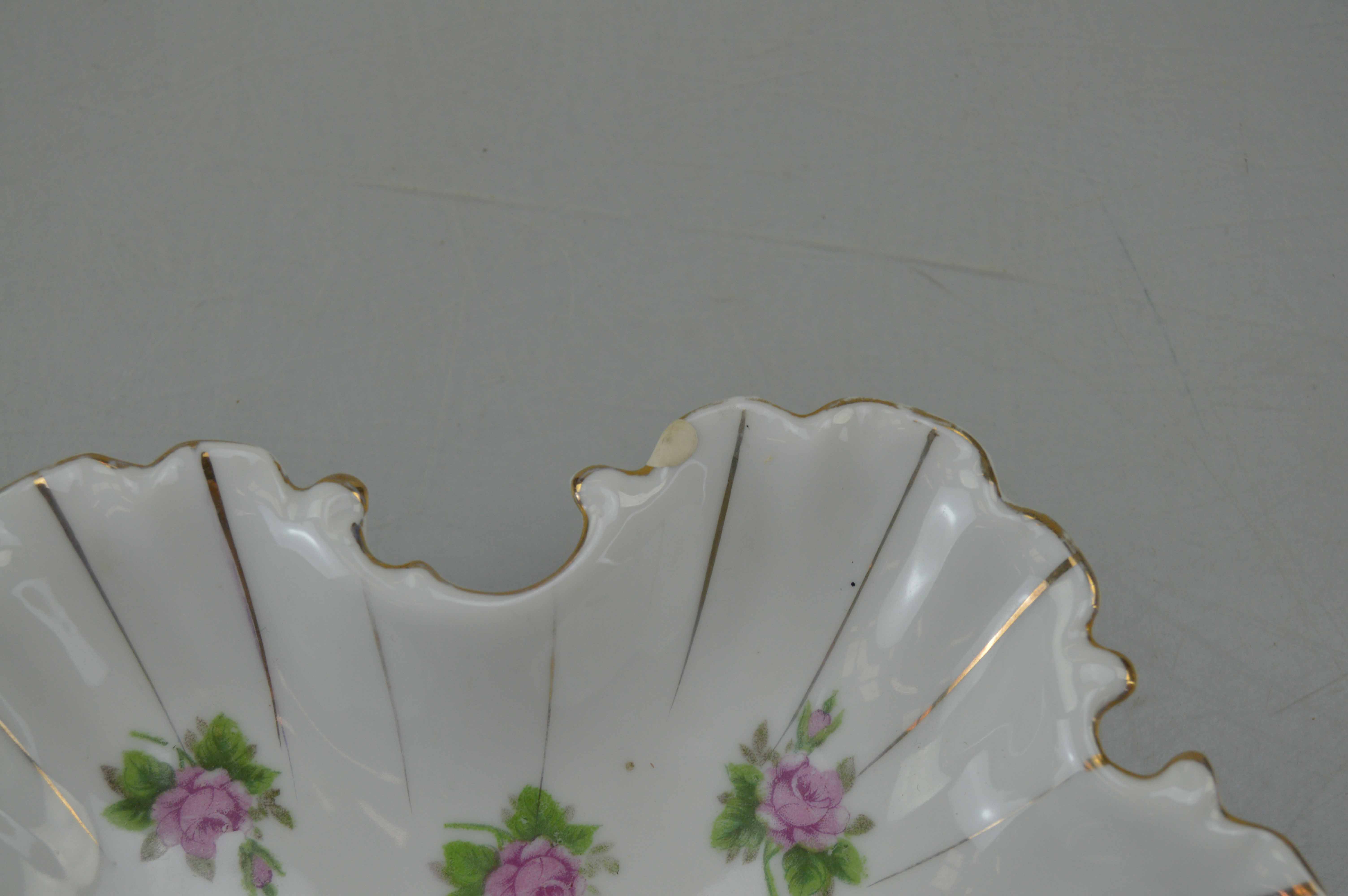 Gold-Rimmed China Collection