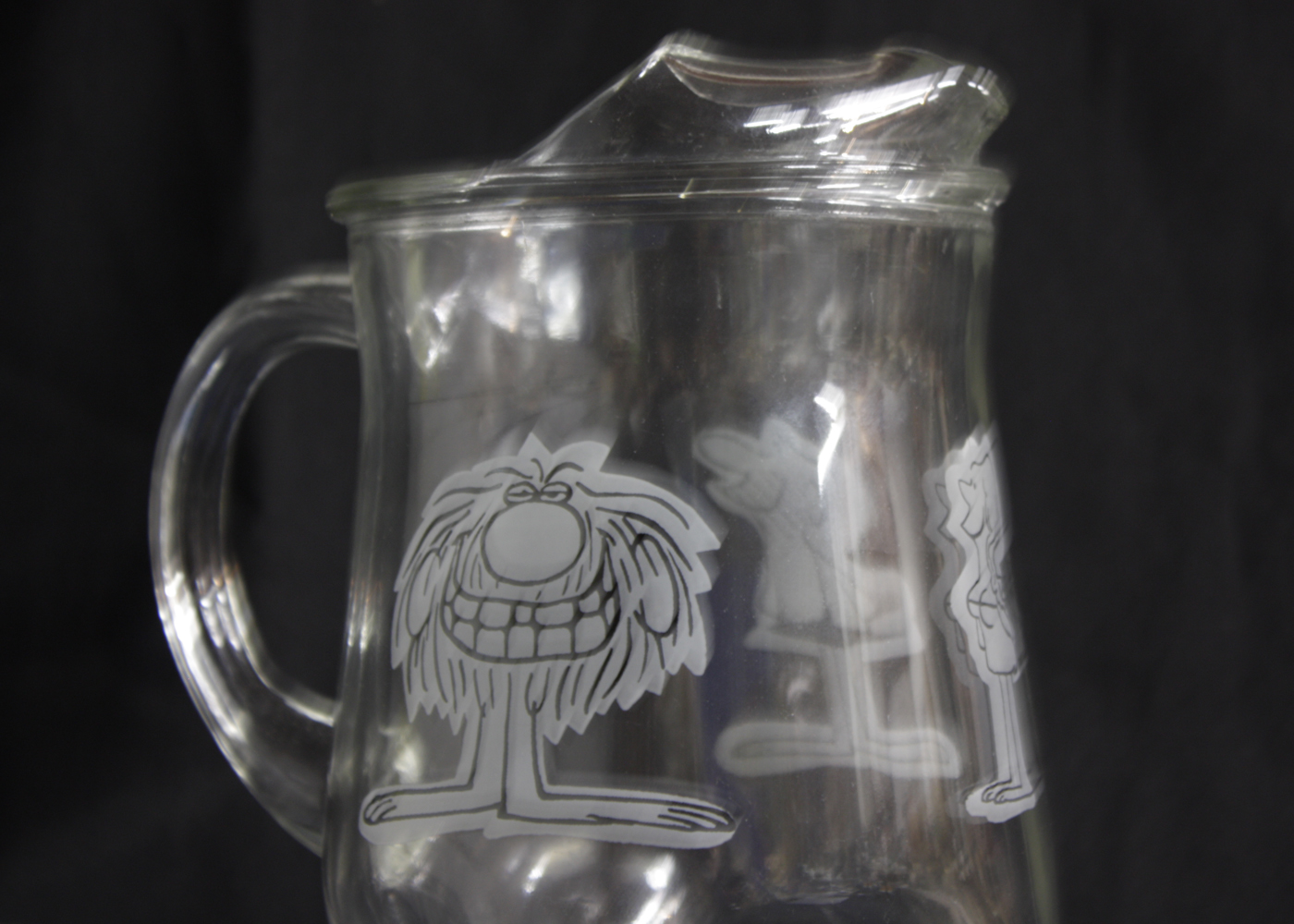 BC Comics 'Grog' Serving Set