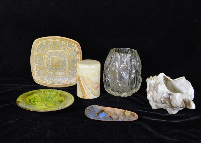 Assortment of Mid 20th Century Decorative Items