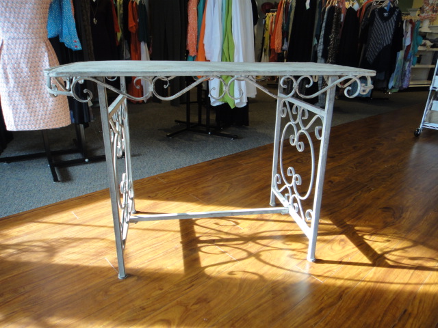 Antique Look Metal Decorative Table
