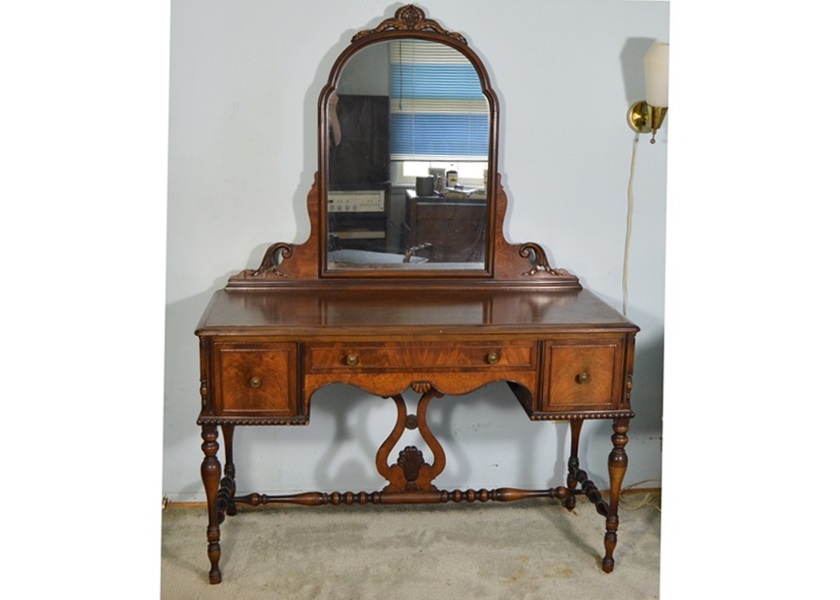 Berkey & Gay Mirrored Vanity