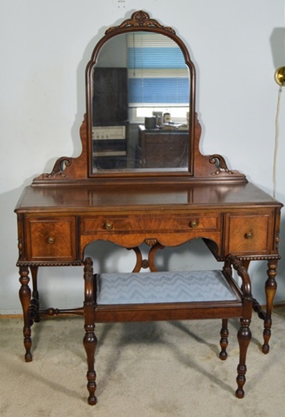 Berkey & Gay Mirrored Vanity