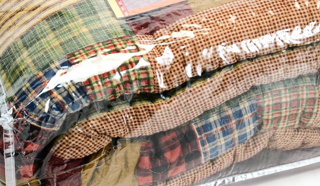 American Hometex "Six Bars" Quilt and Sham Set