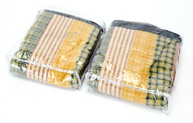 American Hometex "Six Bars" Quilt and Sham Set