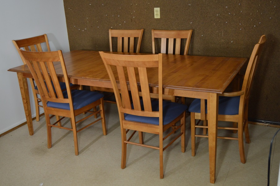 Seven Foot Sermag Farm Style Dining Table and Chairs