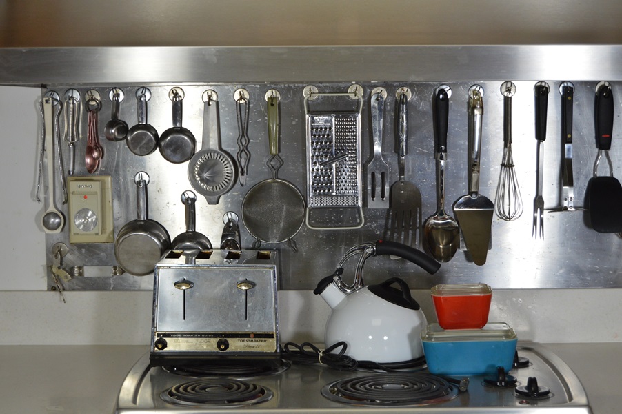 Kitchenalia Clean Out Lot