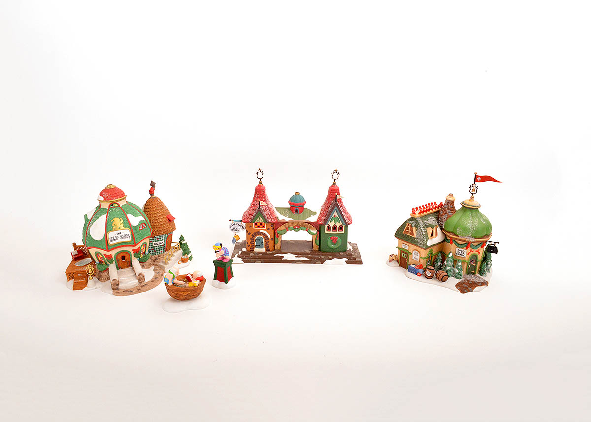 Department 56 Heritage Village North Pole Series Elf Land Set