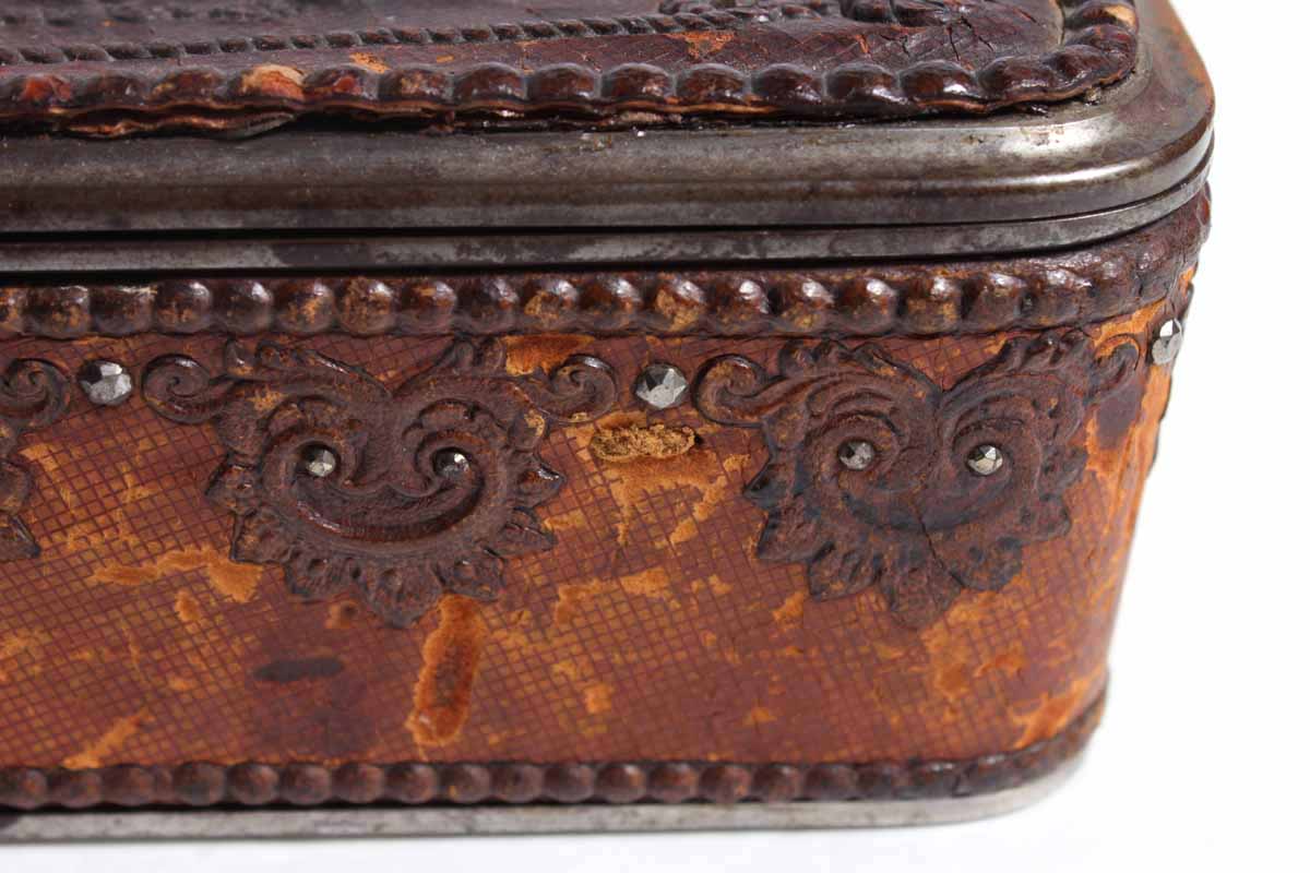 Assortment of Antique Women's Vanity Items