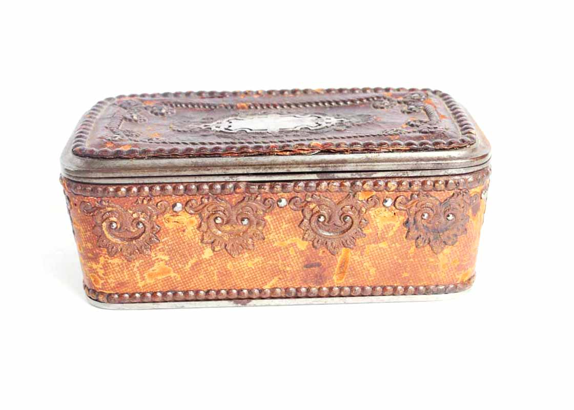 Assortment of Antique Women's Vanity Items