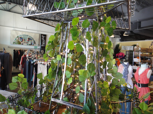 Zaer Ltd. International Eiffel Tower Plant Stand