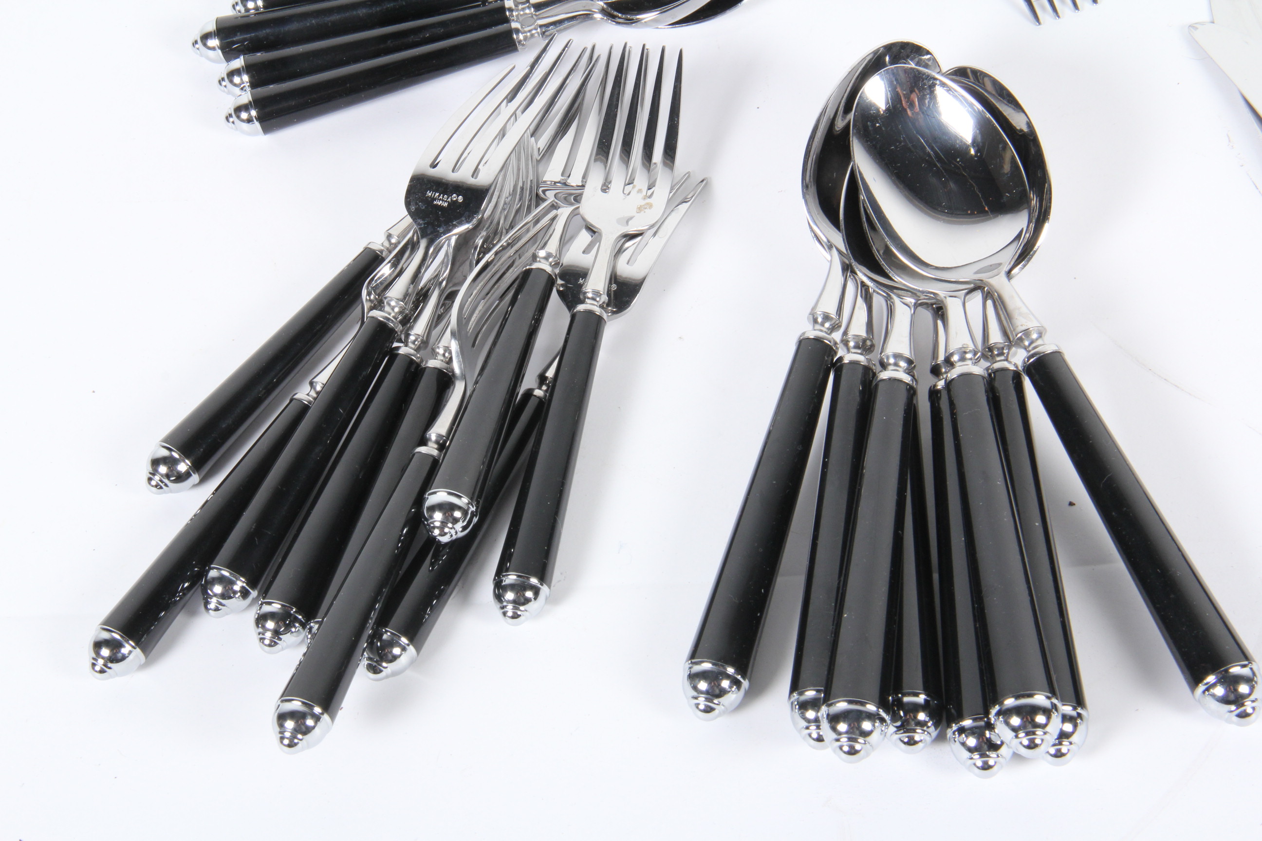 Mikasa Rondo Onyx Stainless Flatware Set