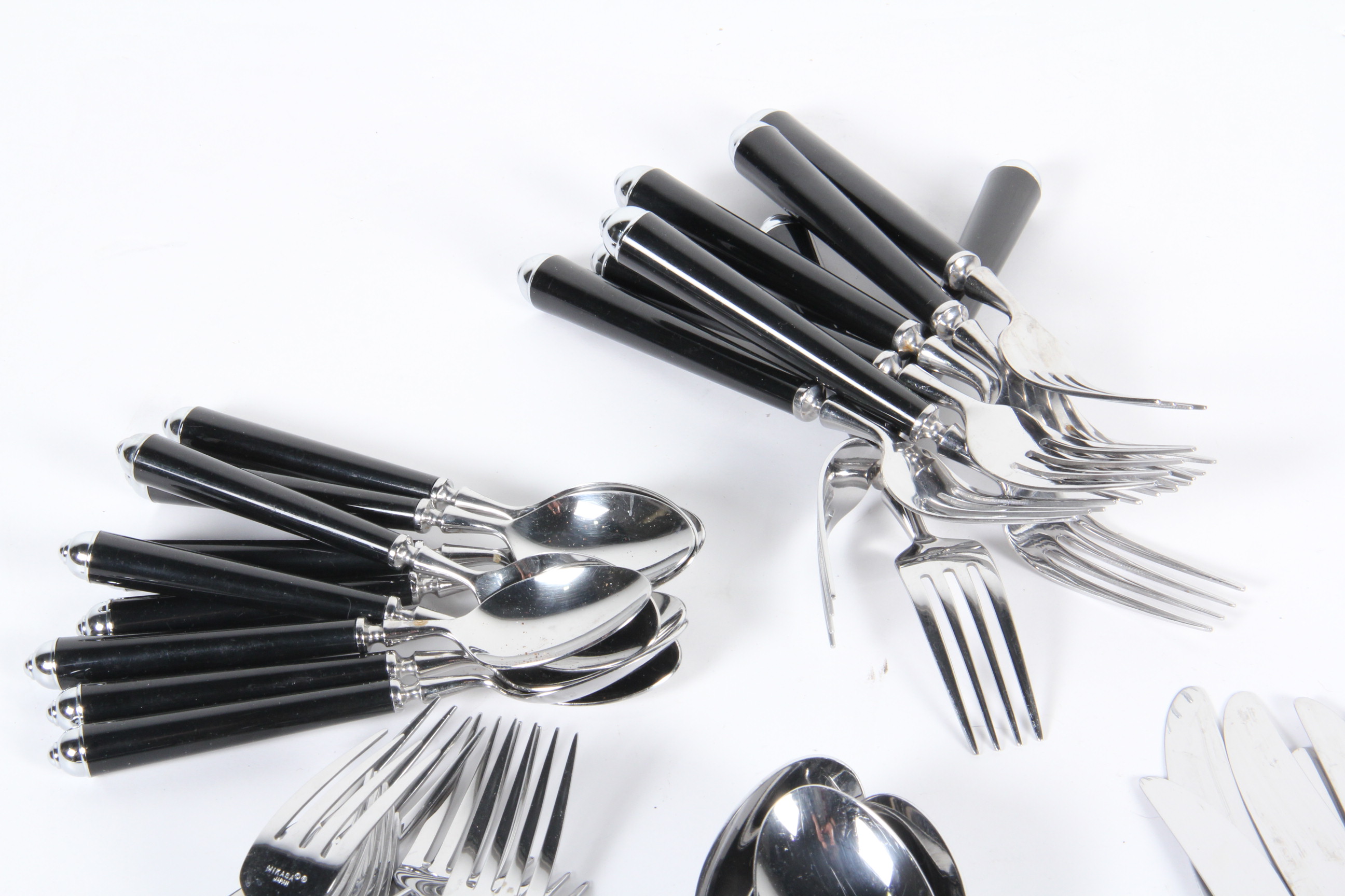 Mikasa Rondo Onyx Stainless Flatware Set