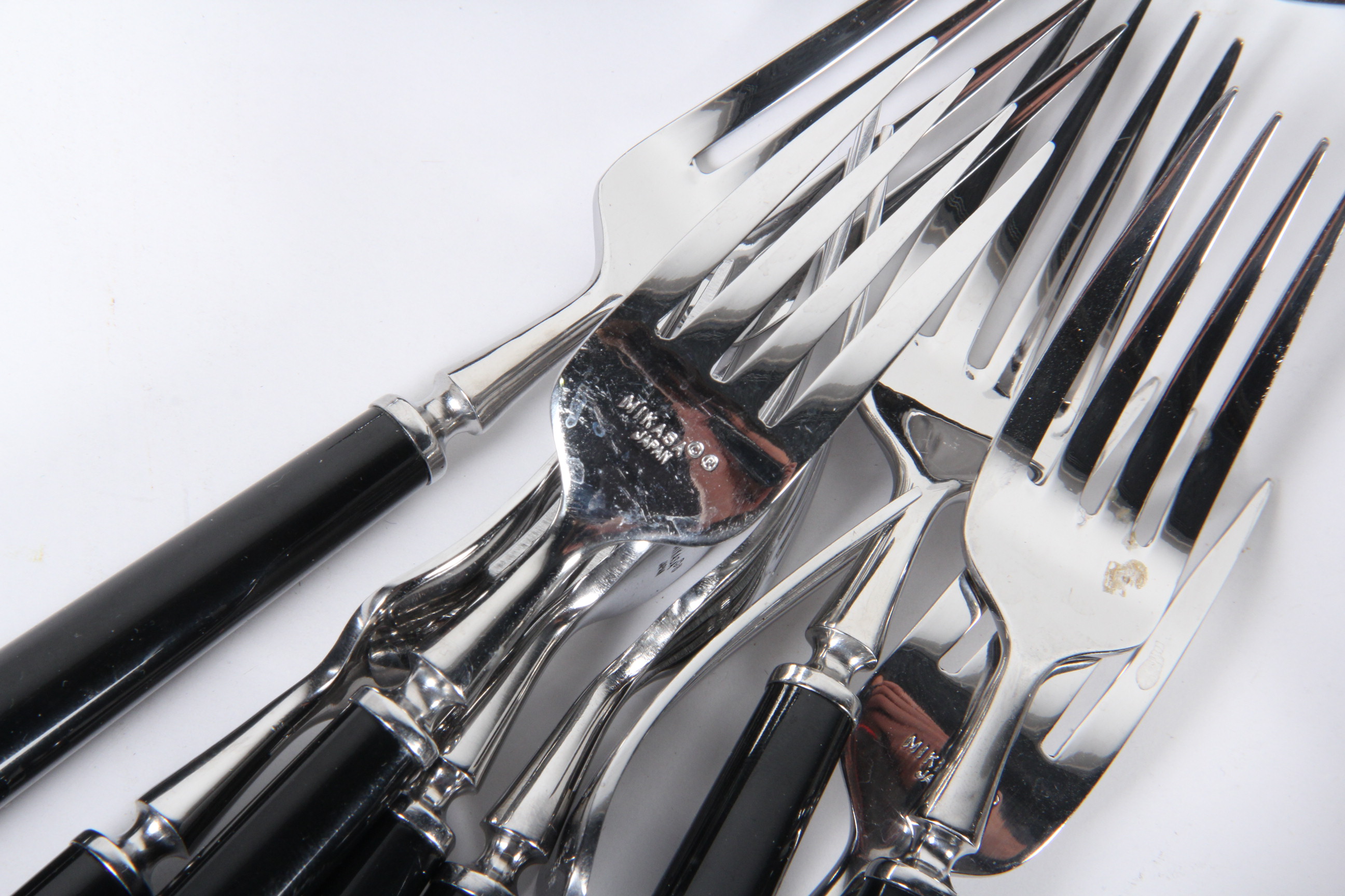 Mikasa Rondo Onyx Stainless Flatware Set
