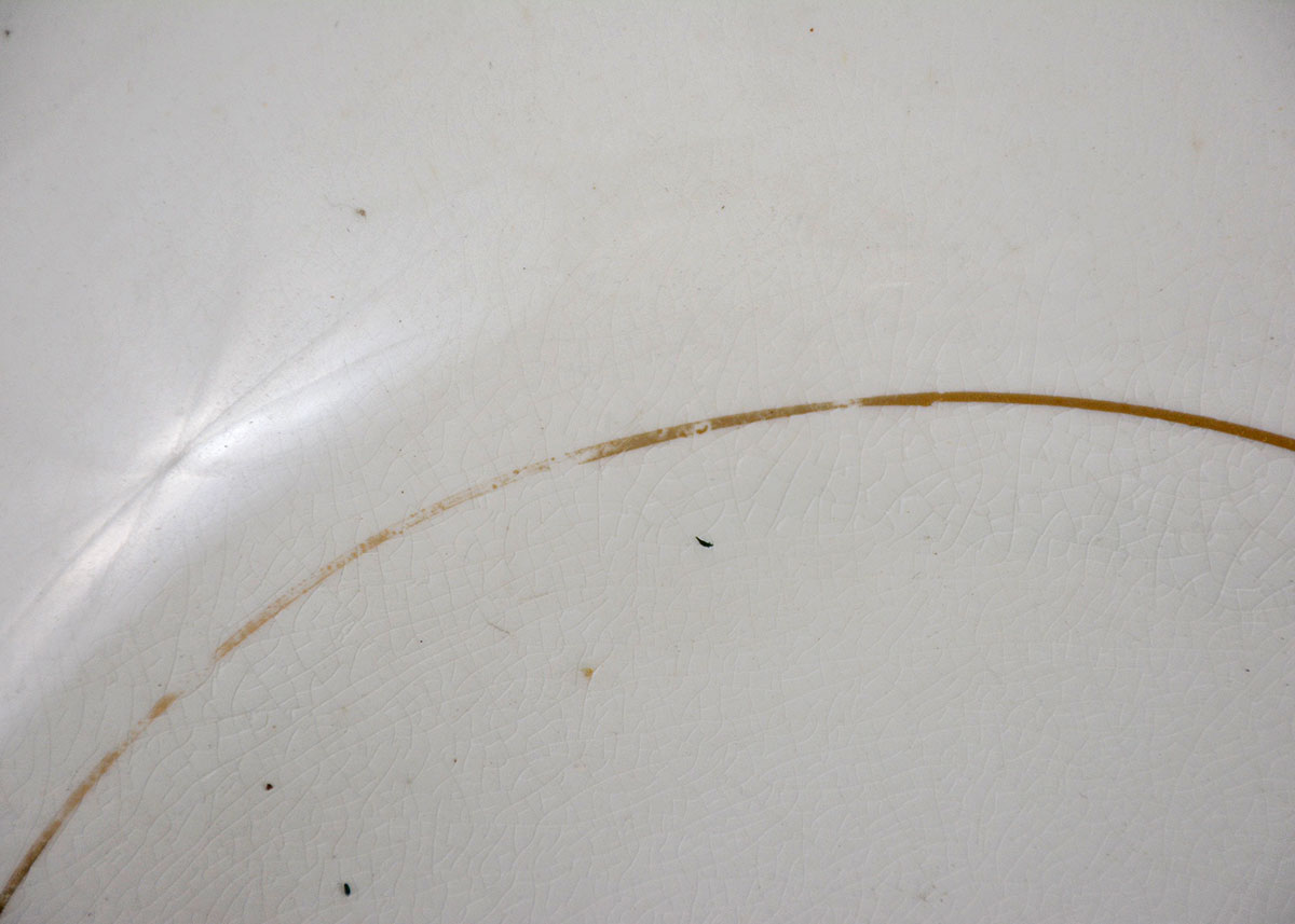 K.T. & Co. Semi-Vitreous Chamber Set