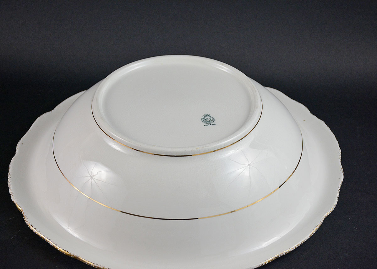 K.T. & Co. Semi-Vitreous Chamber Set