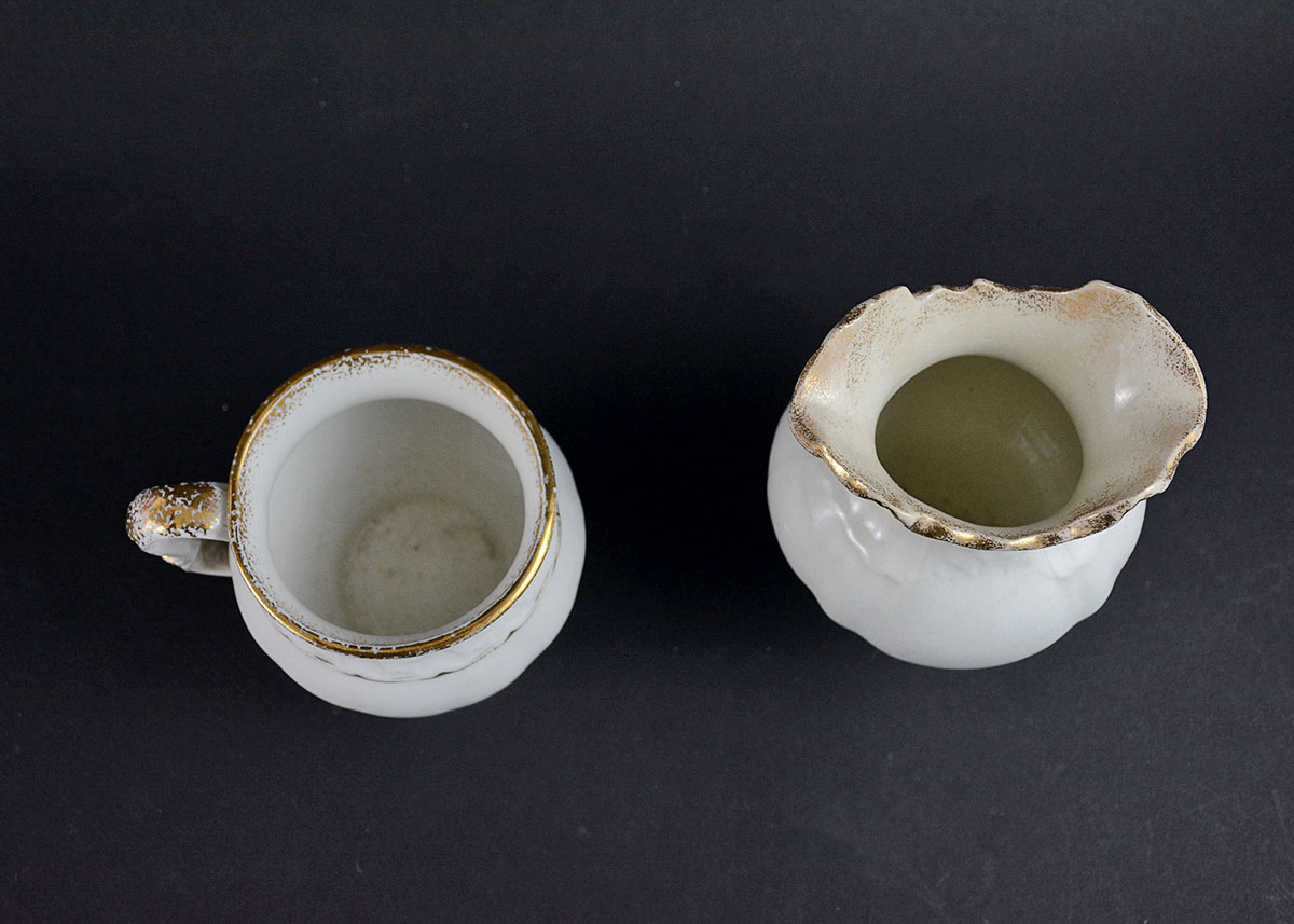 K.T. & Co. Semi-Vitreous Chamber Set