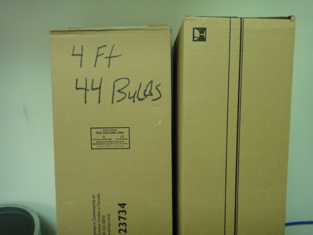 44 4' Philips Light Bulbs