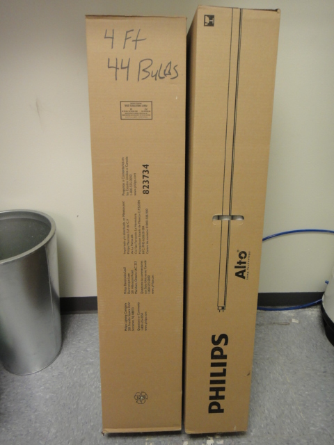 44 4' Philips Light Bulbs