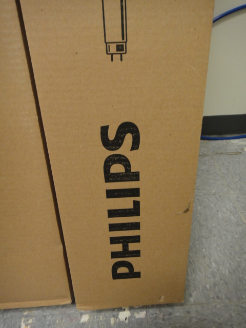 44 4' Philips Light Bulbs