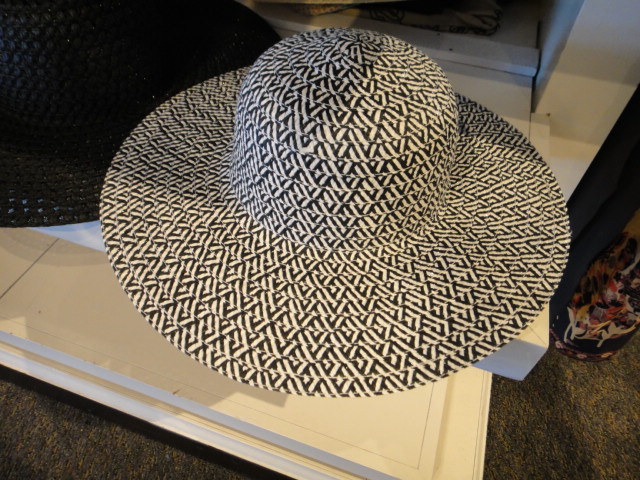 Nikibiki Leggings, Tops and Hats