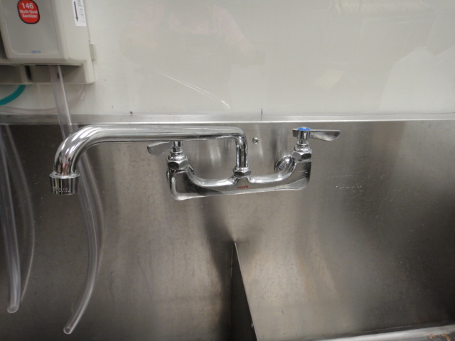 Stainless Steel Sink with Three Tubs and Two Faucets