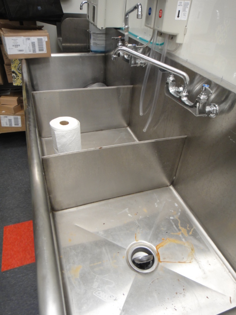Stainless Steel Sink with Three Tubs and Two Faucets