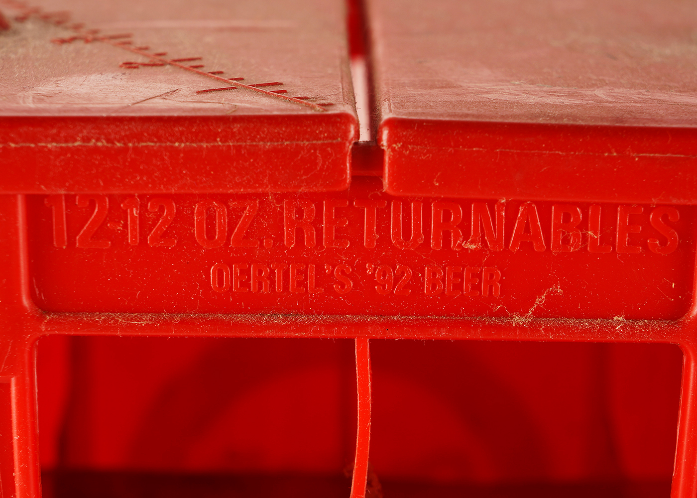 Oertel's 92 12-Pack Red Plastic Carriers