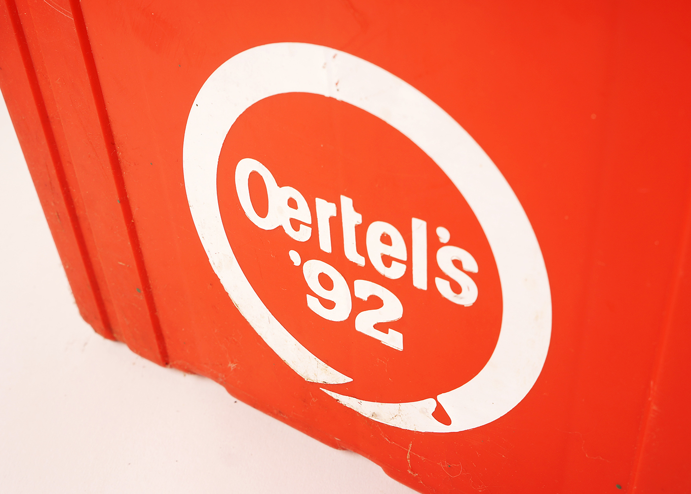 Oertel's 92 12-Pack Red Plastic Carriers