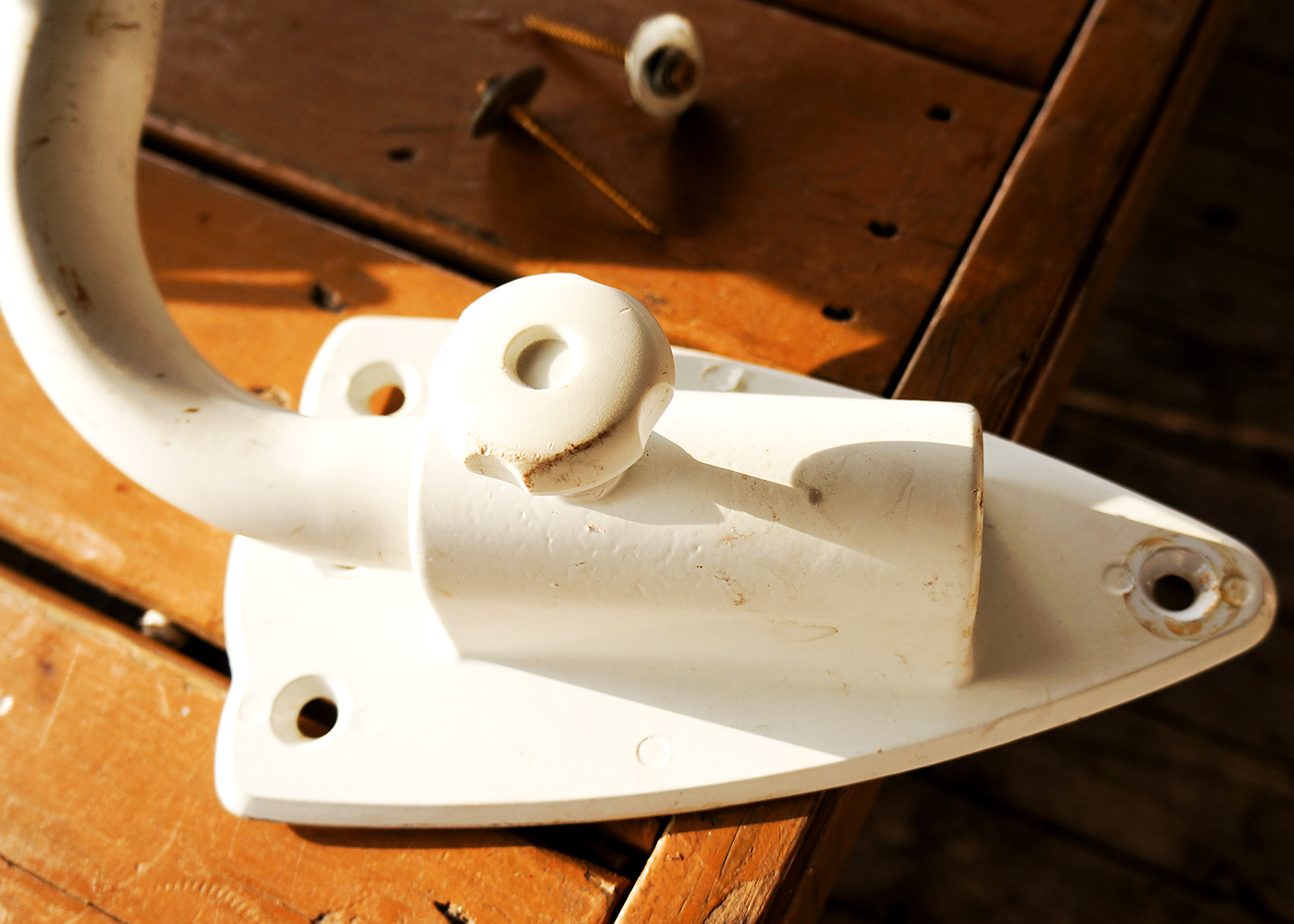 Indoor/Outdoor 24" Wall Mounted DuraFan