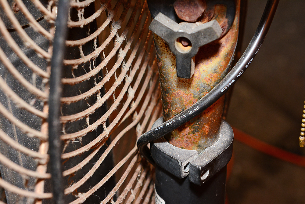 Hampton Bay Large Fan with Stand