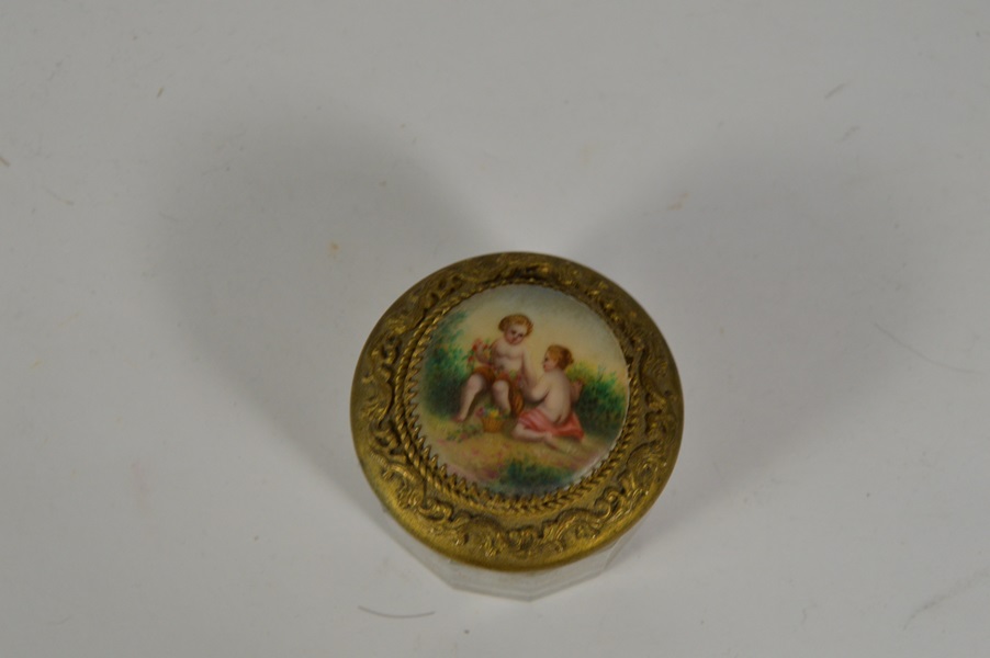 Assortment of Early American Themed Items