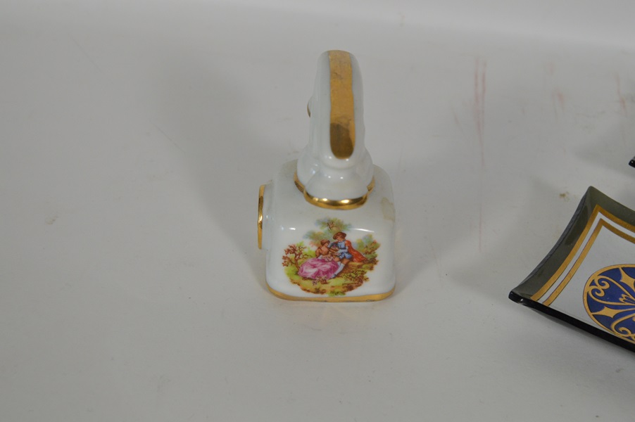 Assortment of Early American Themed Items