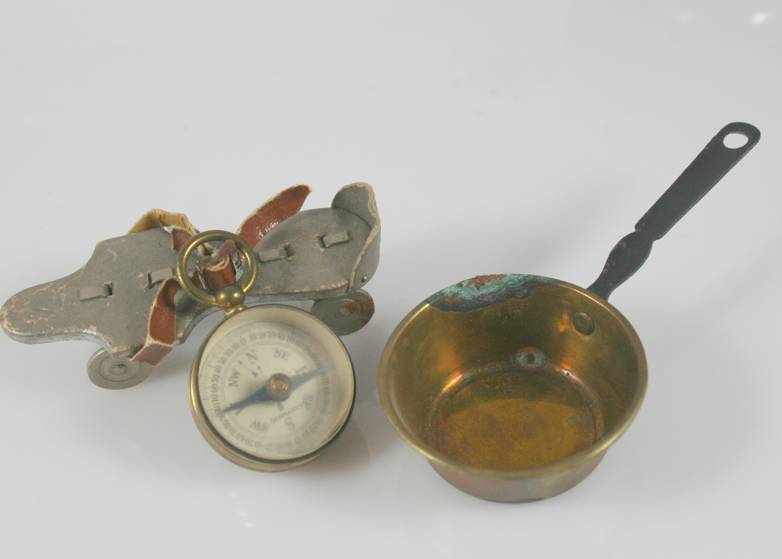 Assorted Antique and Vintage Dollhouse Miniatures