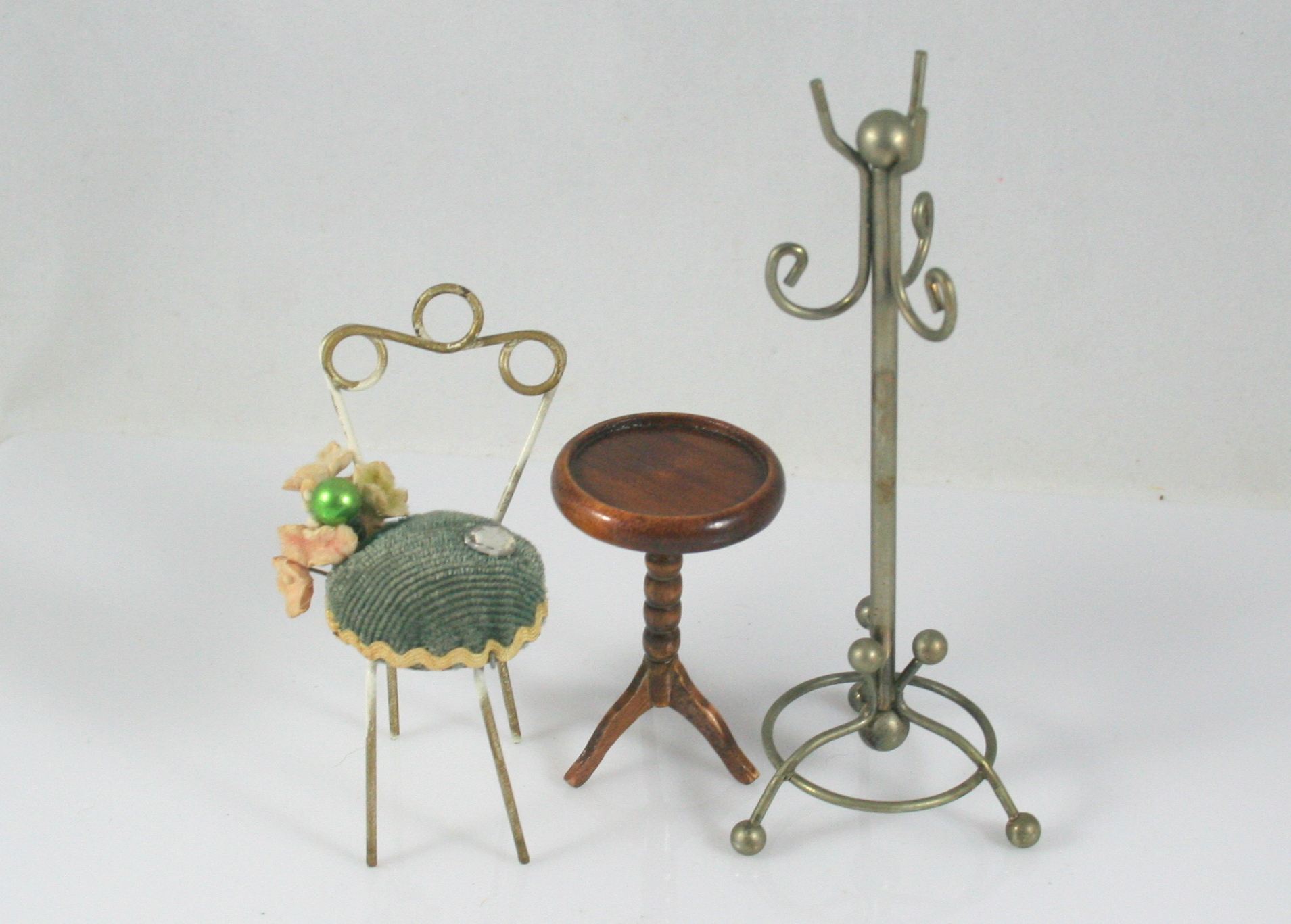 Assorted Antique and Vintage Dollhouse Miniatures