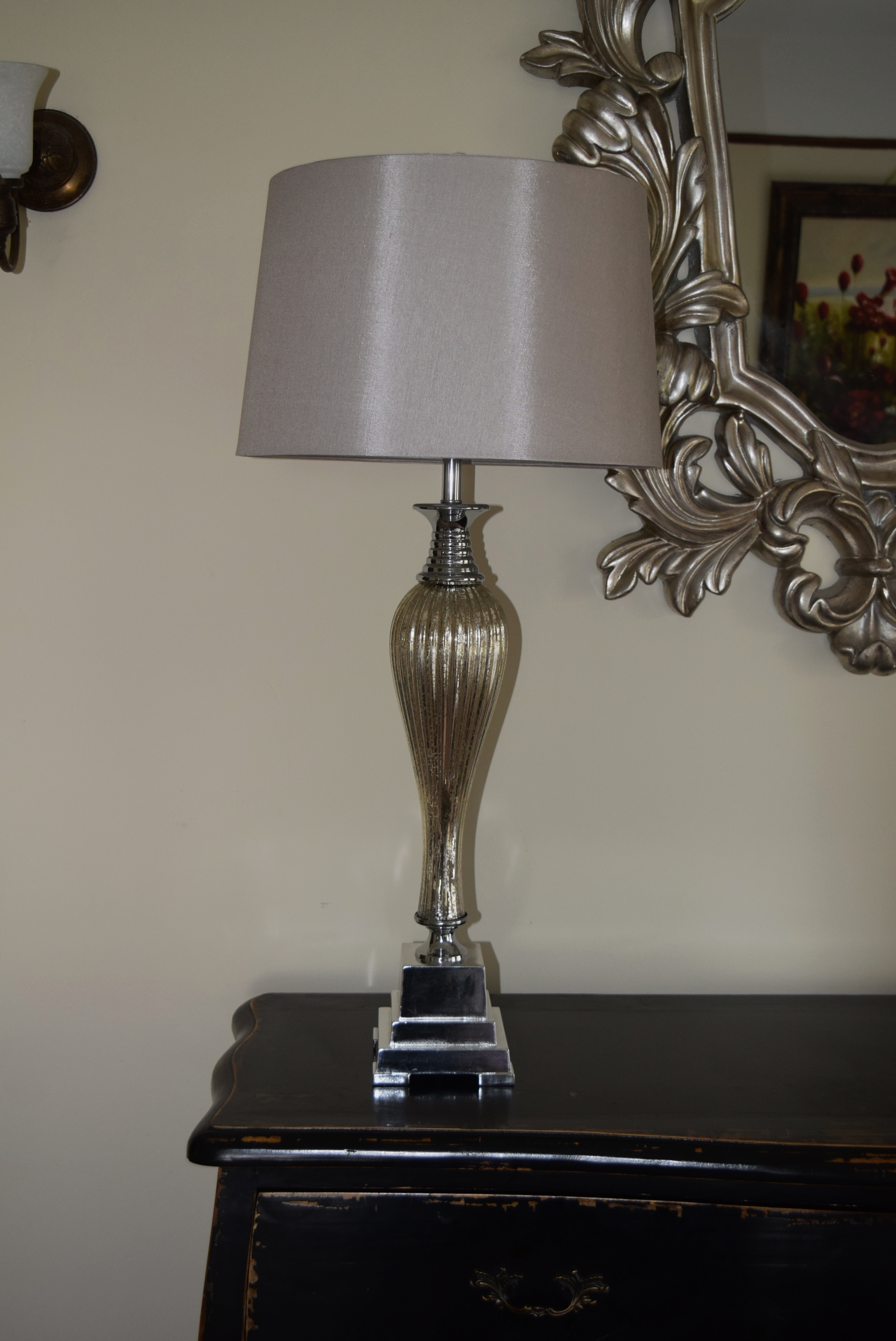 Pair of Chic Contemporary Lamps