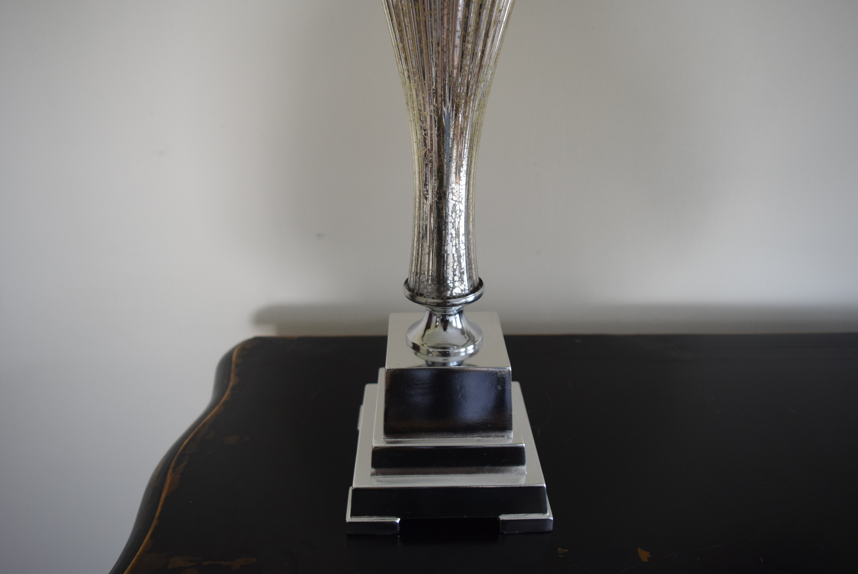 Pair of Chic Contemporary Lamps