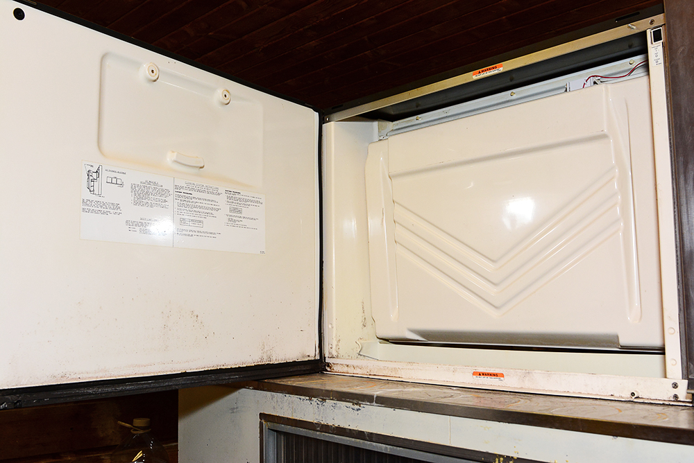 Manitowoc Commercial Ice Make and Follett Storage Bin