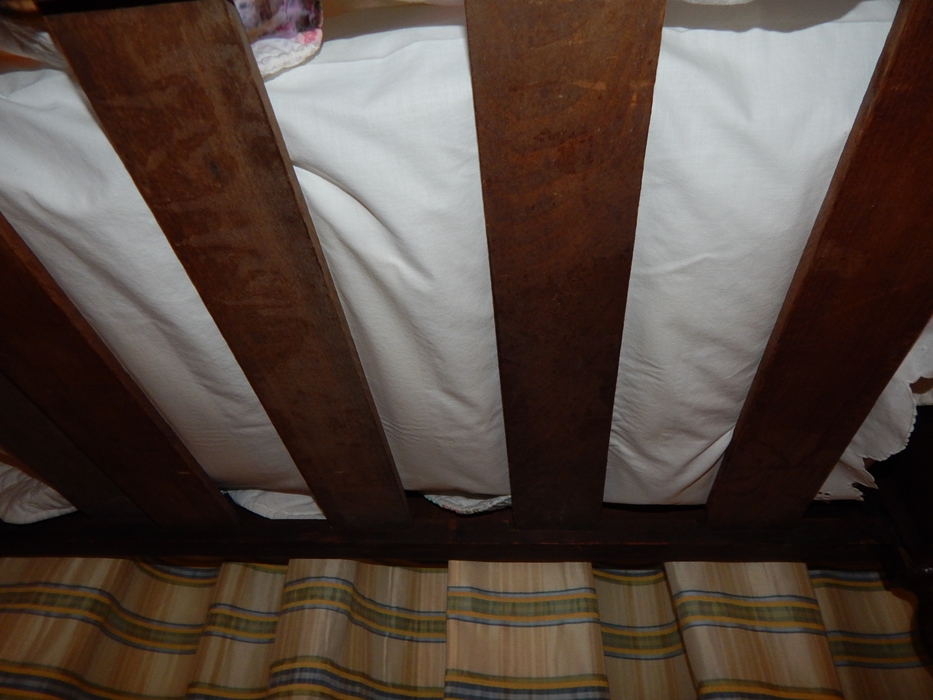 Vintage Jenny Lind Doll Bed